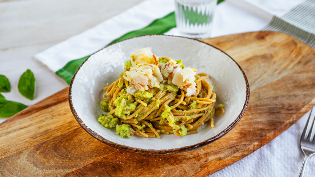 Pasta con merluzzo e pesto di zucchine
