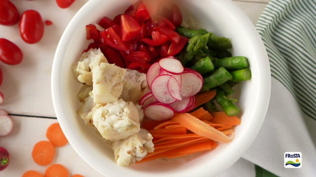 Pokè bowl di merluzzo e asparagi