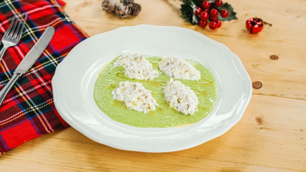 Quenelle di merluzzo su crema di piselli: la ricetta